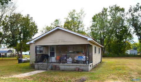 Homes For Sale - 208 Wellington Street<br/> Jackson County, Stevenson, AL 35772