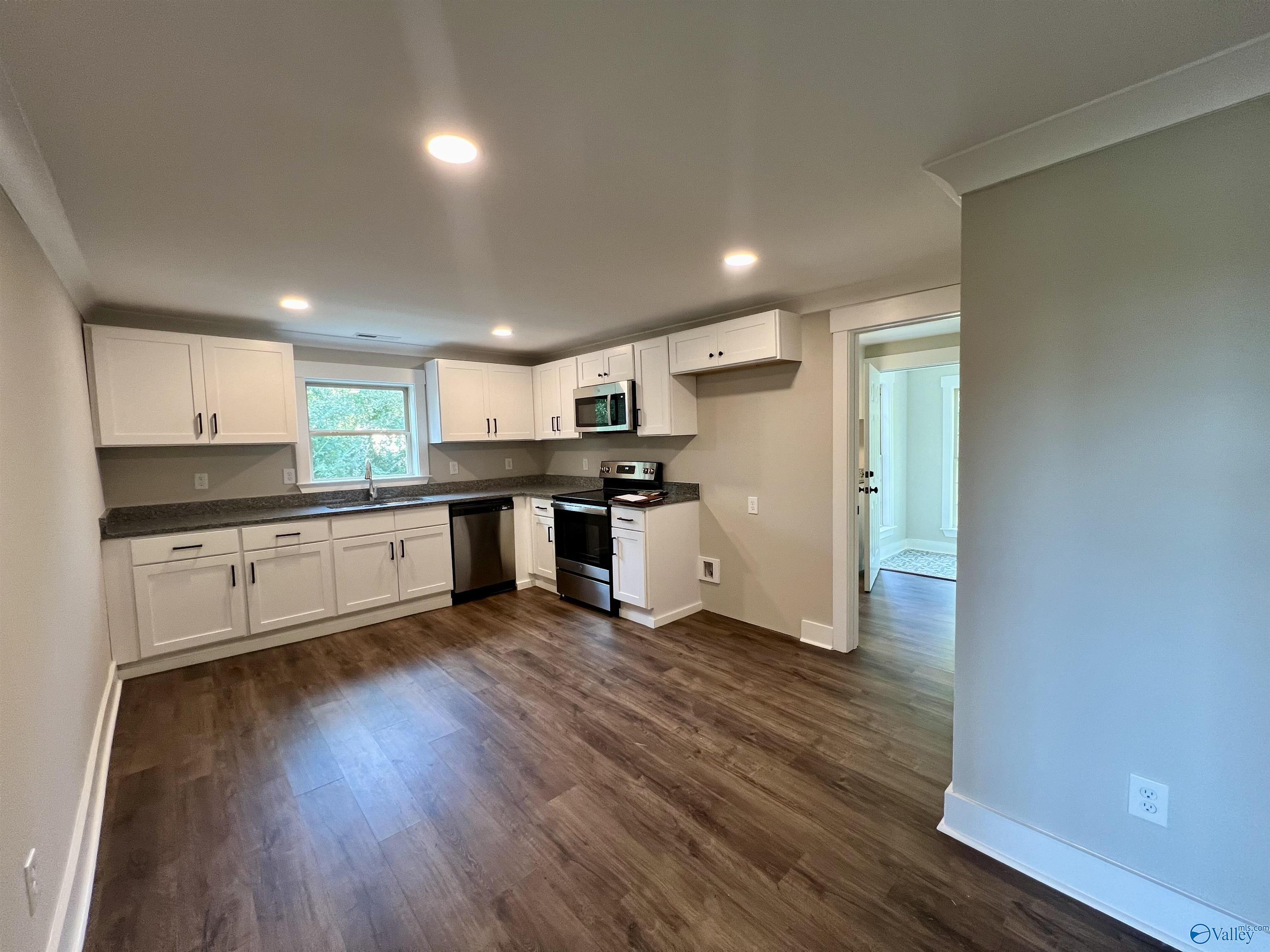 2061 Lindsay Lane S Ln, Athens, Alabama image 6