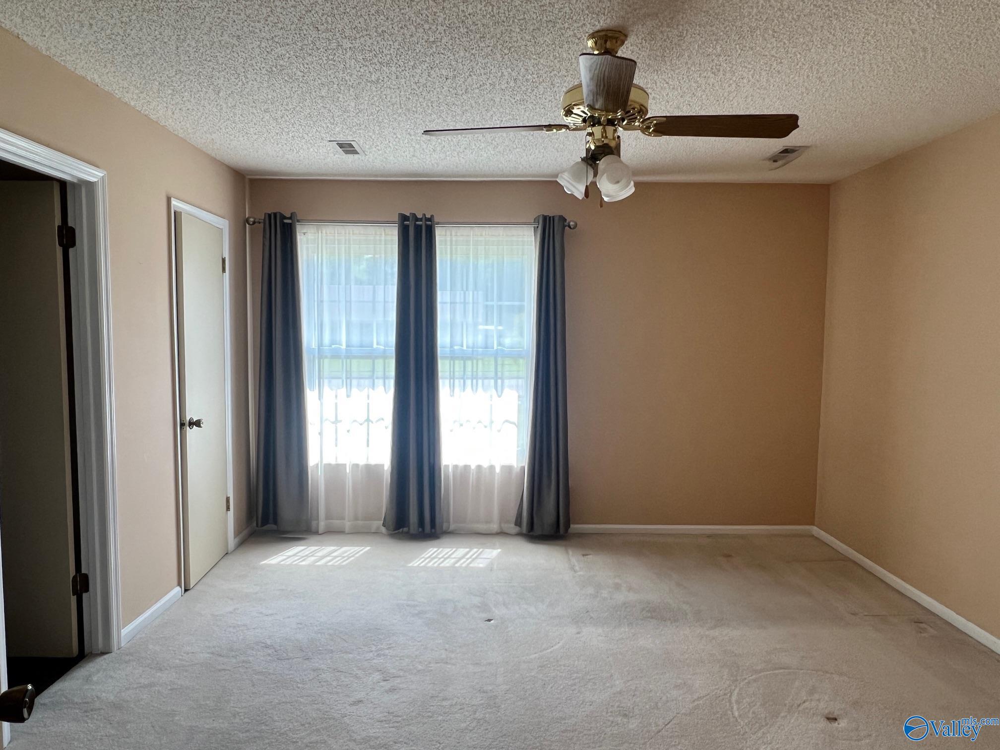 Huntsville, Alabama 35802, United States, 3 Bedrooms Bedrooms, ,2 BathroomsBathrooms,Residential,Pending,119959