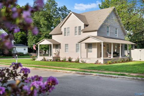 Photo of 3601 Bradley Street, Huntsville, AL 35805 (MLS # 21911767)