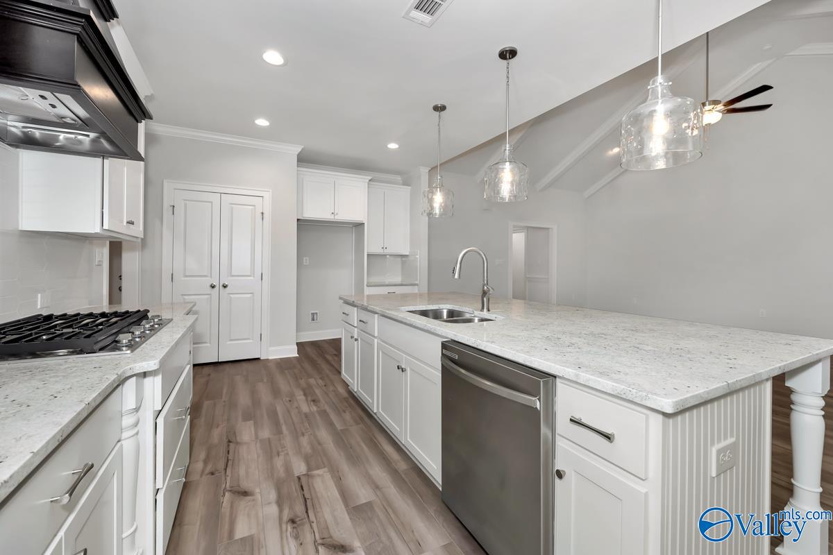 14907 Willow Rose Lane, Athens, Alabama image 31