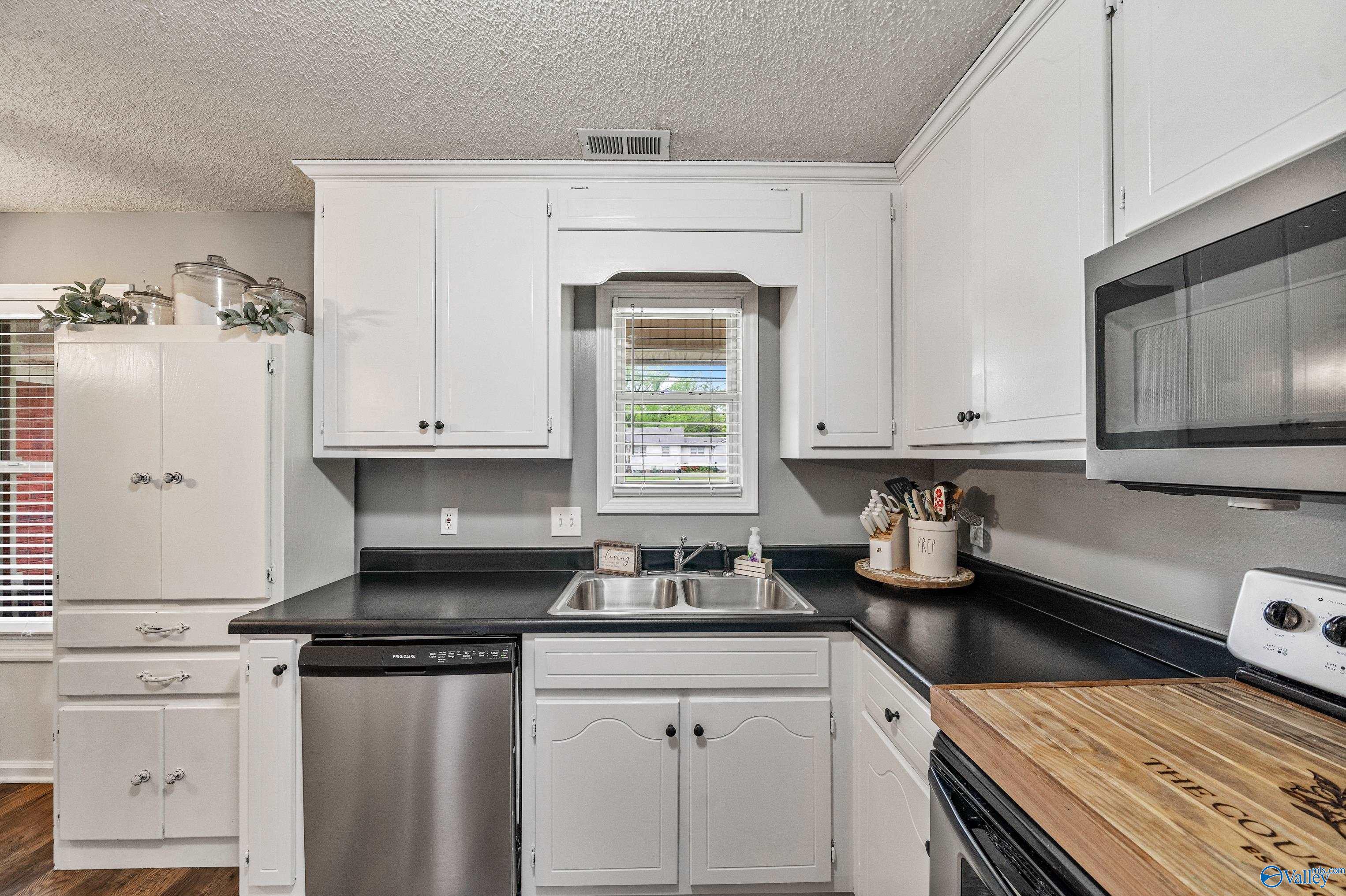 982 Bell Factory Road, Huntsville, Alabama image 9