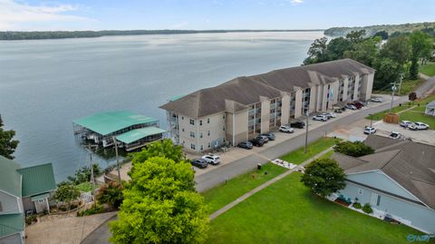 Condo For Sale - 5590 Bay Village Drive #B6<br/> Limestone County, Athens, AL 35611