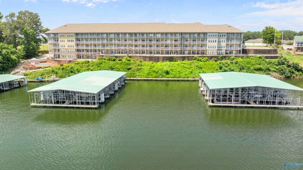 5590 BAY VILLAGE DR APT 6B, ATHENS, AL 35611 - Image e8dc0417a5d72b7366e273c779638dab/3090364607