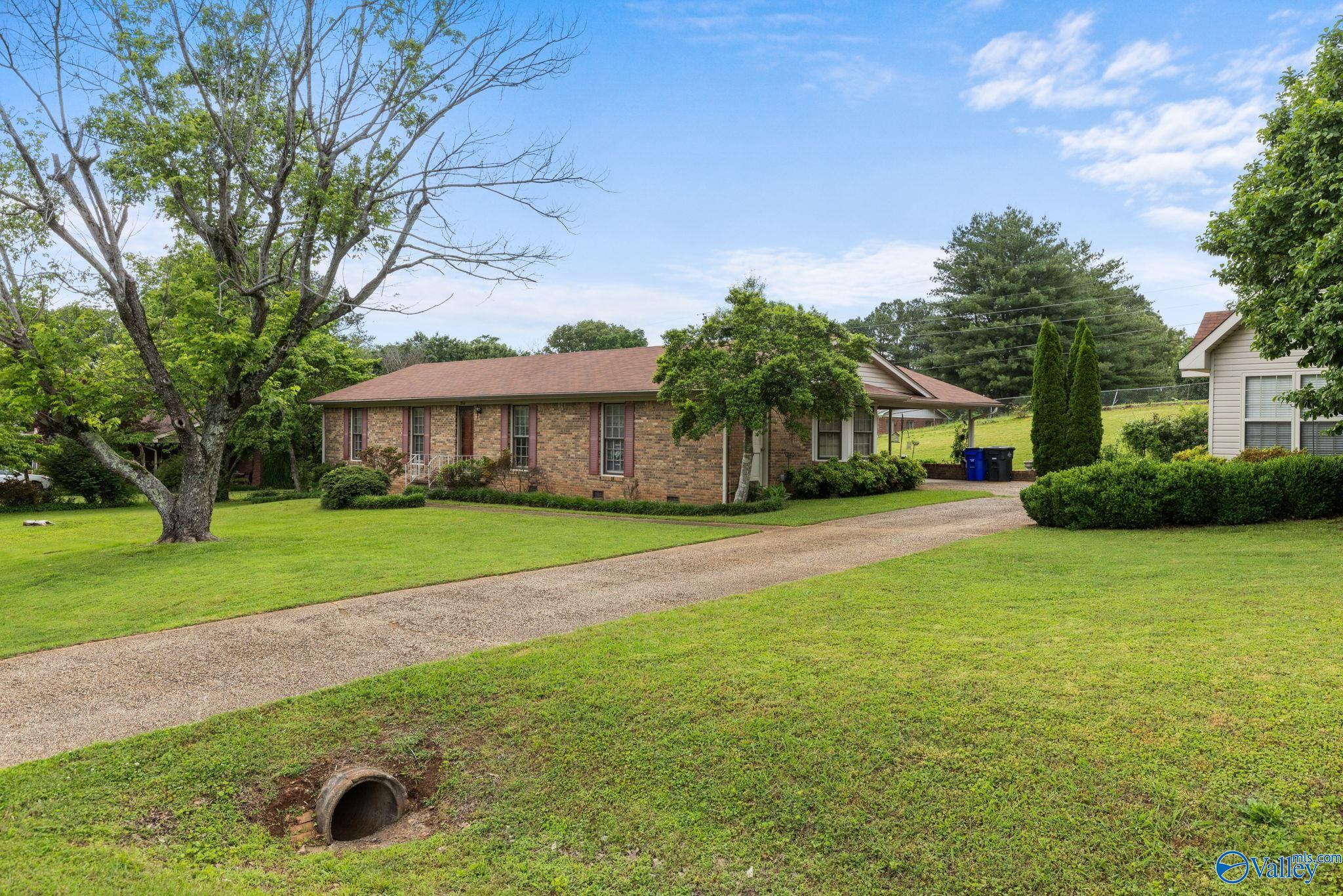 2016 Alpine Drive, Florence, Alabama image 3