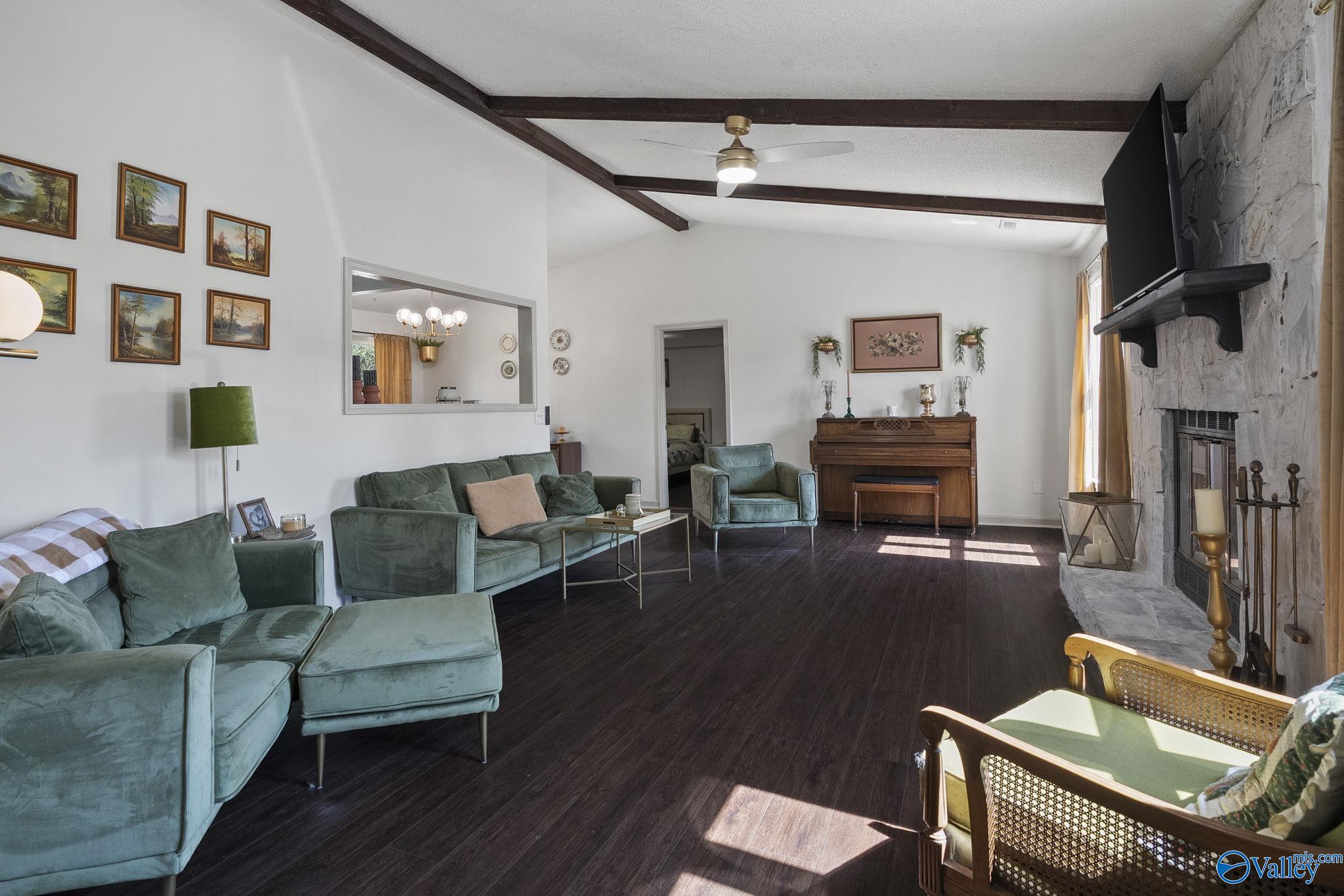 209 S Elton Circle, Meridianville, Alabama image 2
