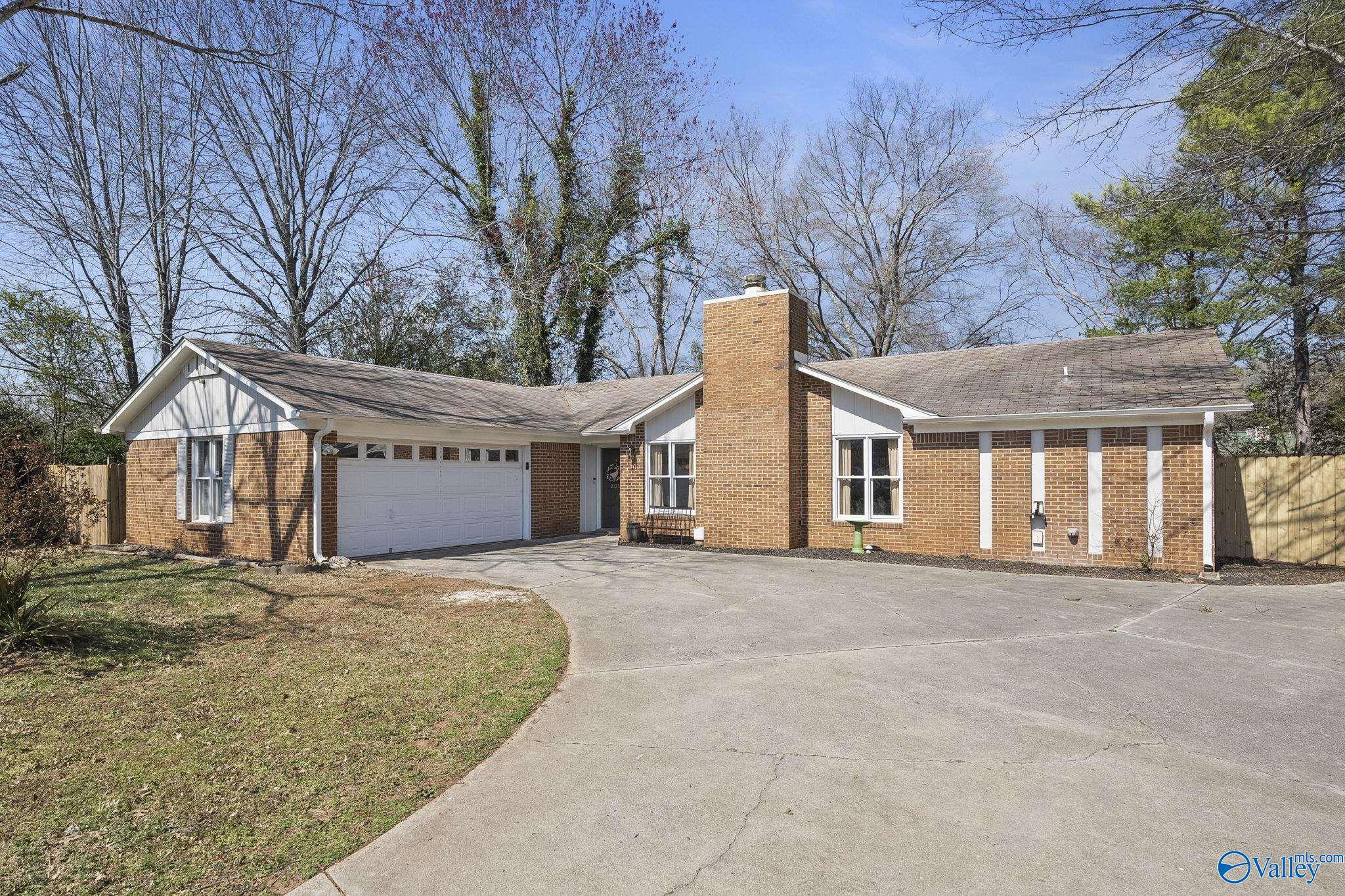 209 S Elton Circle, Meridianville, Alabama image 1