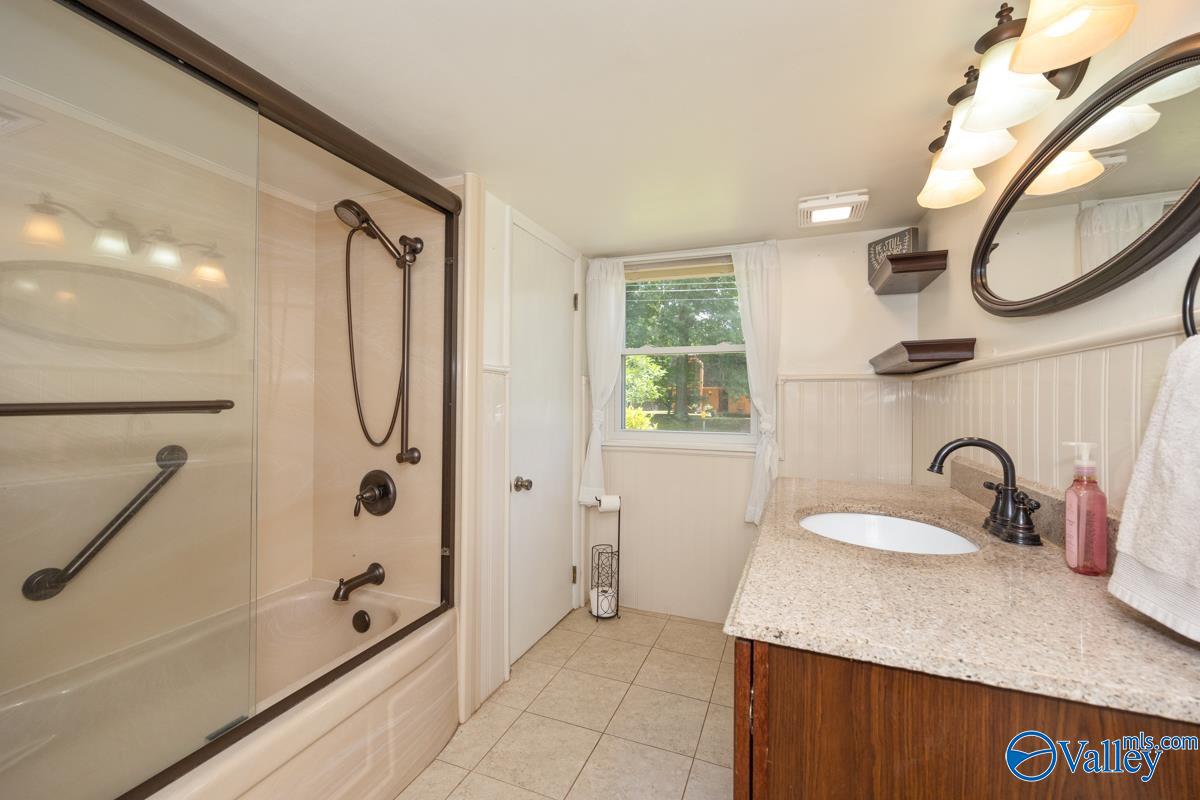 2013 Woodmore Drive, Huntsville, Alabama image 23