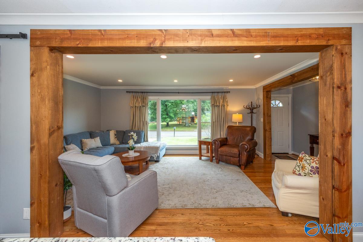 2013 Woodmore Drive, Huntsville, Alabama image 5