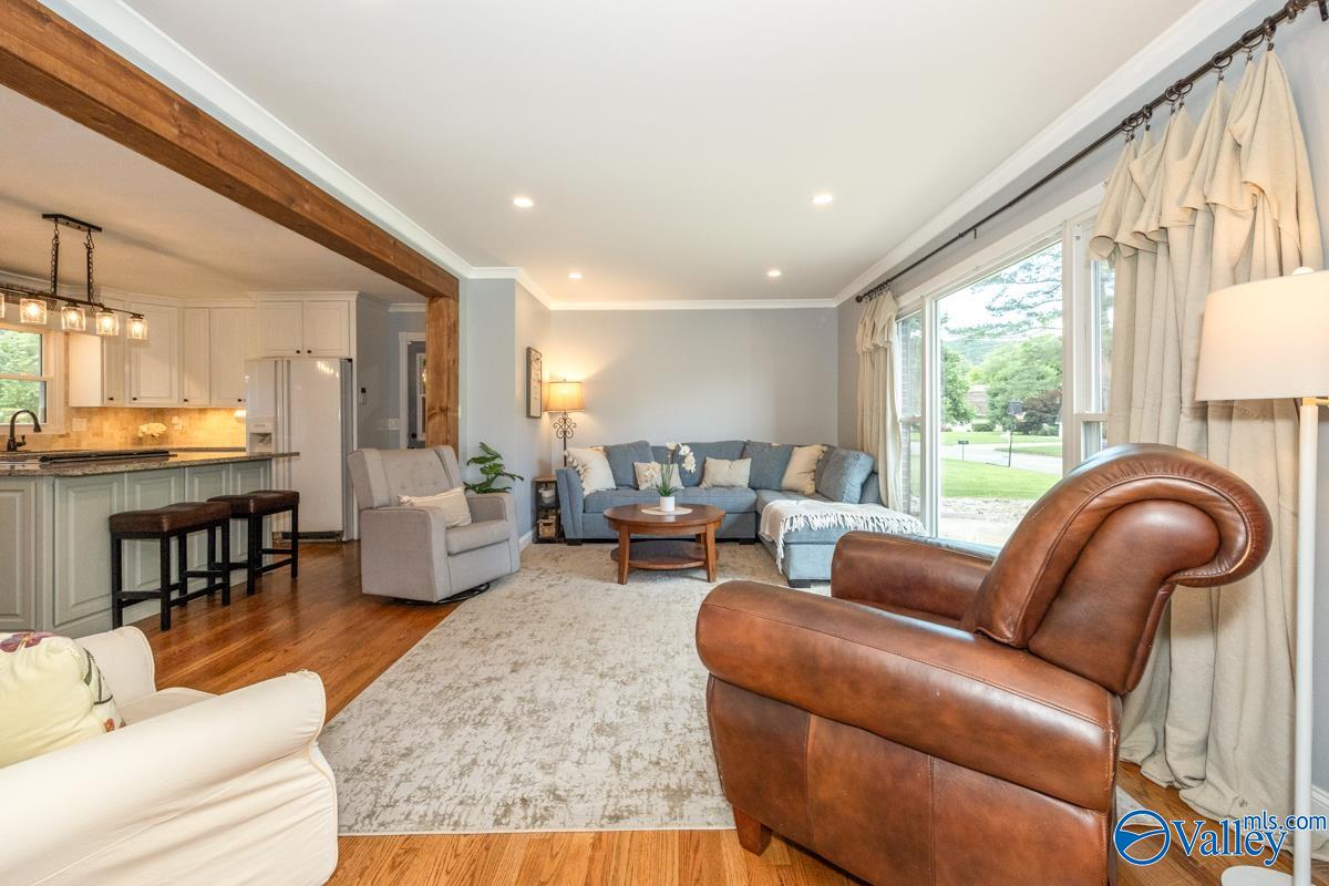 2013 Woodmore Drive, Huntsville, Alabama image 8
