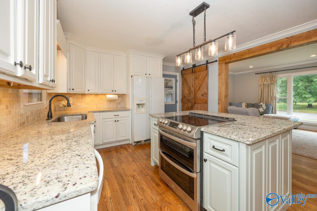 2013 Woodmore Drive, Huntsville, Alabama image 12