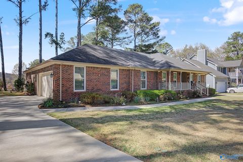 Photo of 15010 Carlisle Drive SE, Huntsville, AL 35803 (MLS # 21912553)