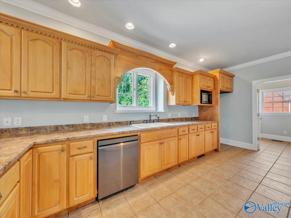 Scottsboro, Alabama 35769, United States, 4 Bedrooms Bedrooms, ,4 BathroomsBathrooms,Residential,Active,157701