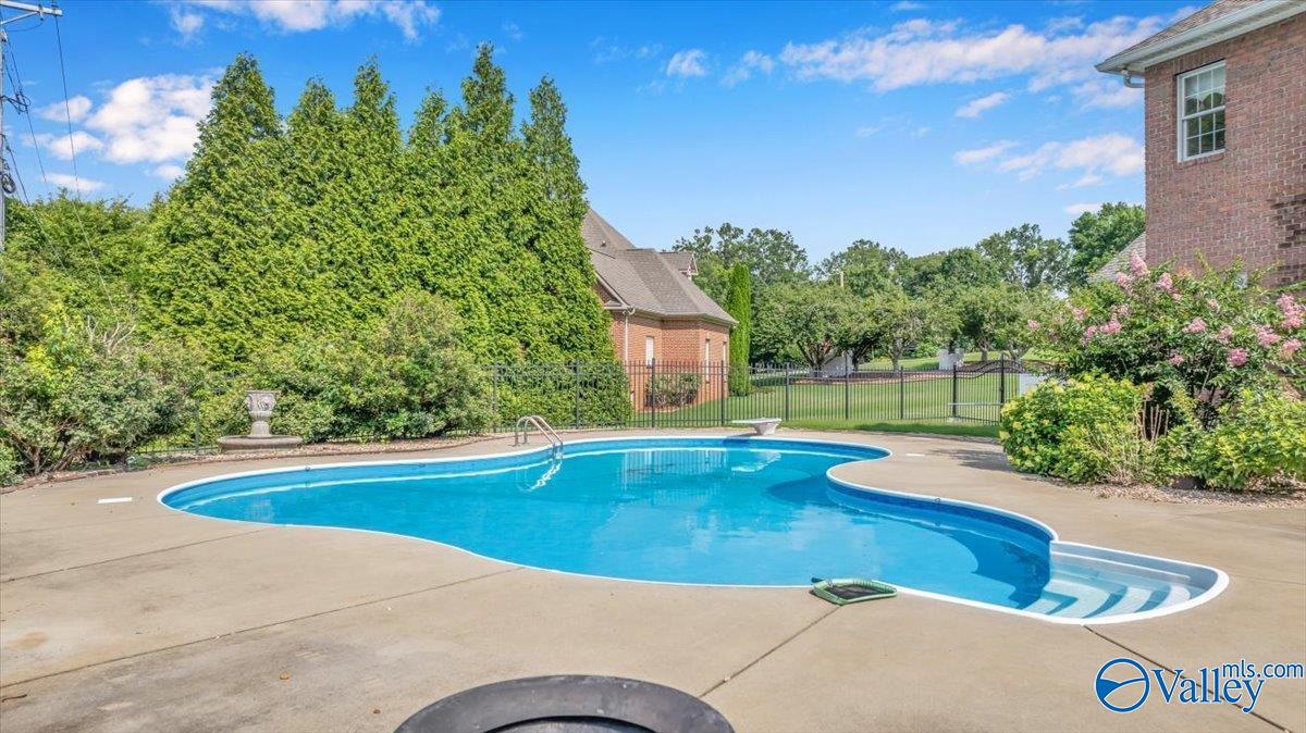 Scottsboro, Alabama 35769, United States, 4 Bedrooms Bedrooms, ,4 BathroomsBathrooms,Residential,Active,157701