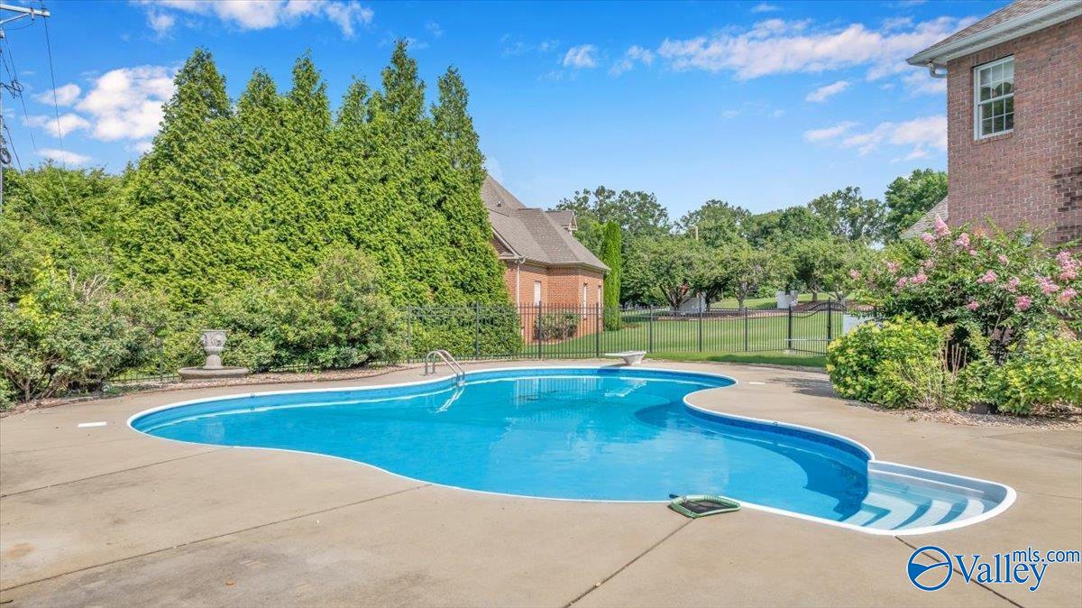 Scottsboro, Alabama 35769, United States, 4 Bedrooms Bedrooms, ,4 BathroomsBathrooms,Residential,Active,157701