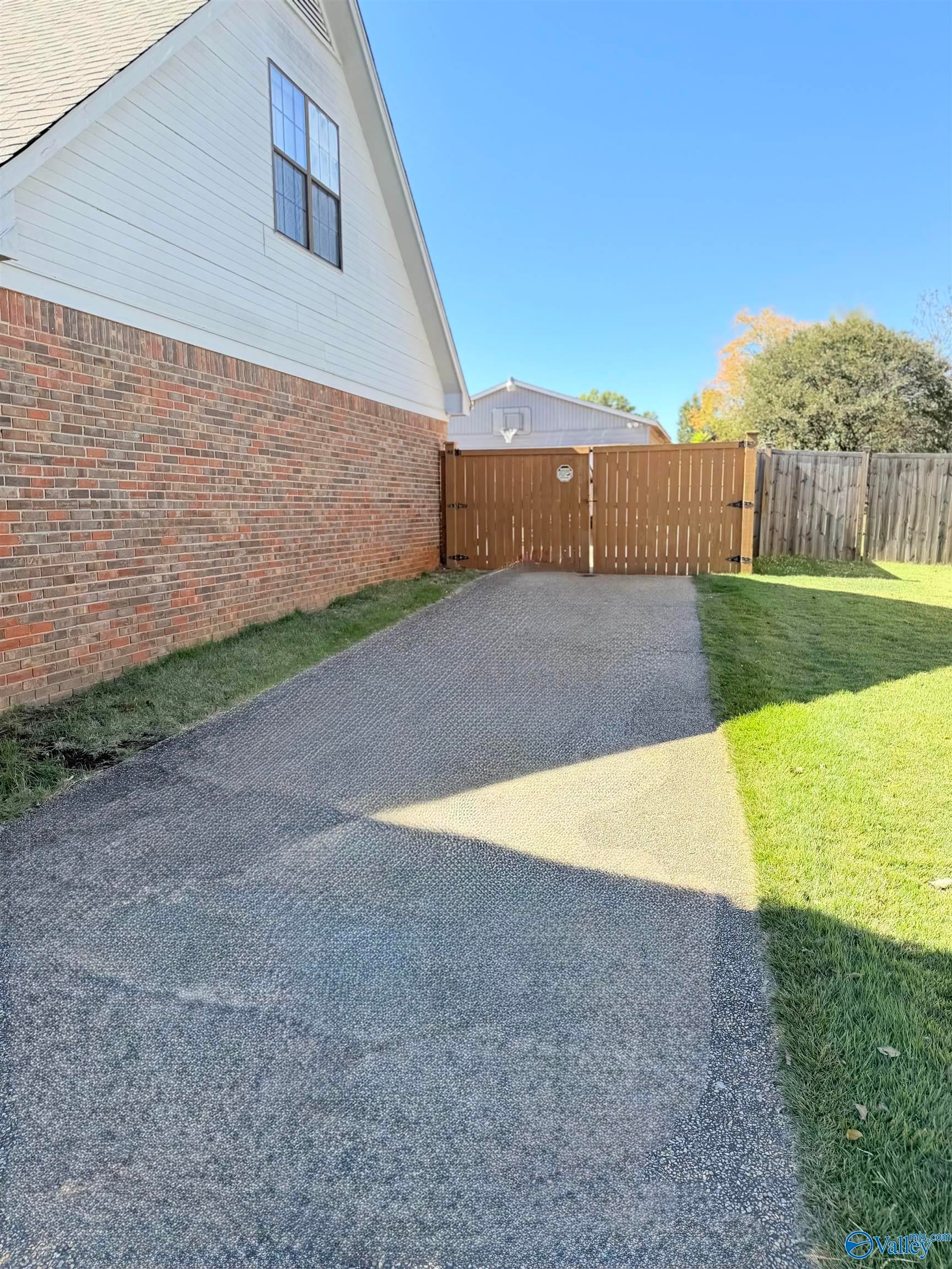 205 Birch Run