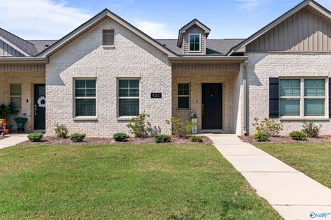 Townhouse For Sale - 421 Lando Cain Road<br/> Morgan County, Hartselle, AL 35640