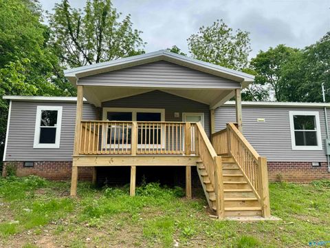 Homes For Sale - 1101 Mcdonald Street<br/> Fayetteville, TN 37334