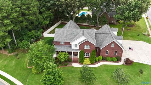 Homes For Sale - 100 Forest Bend Drive<br/> Huntsville, AL 35806