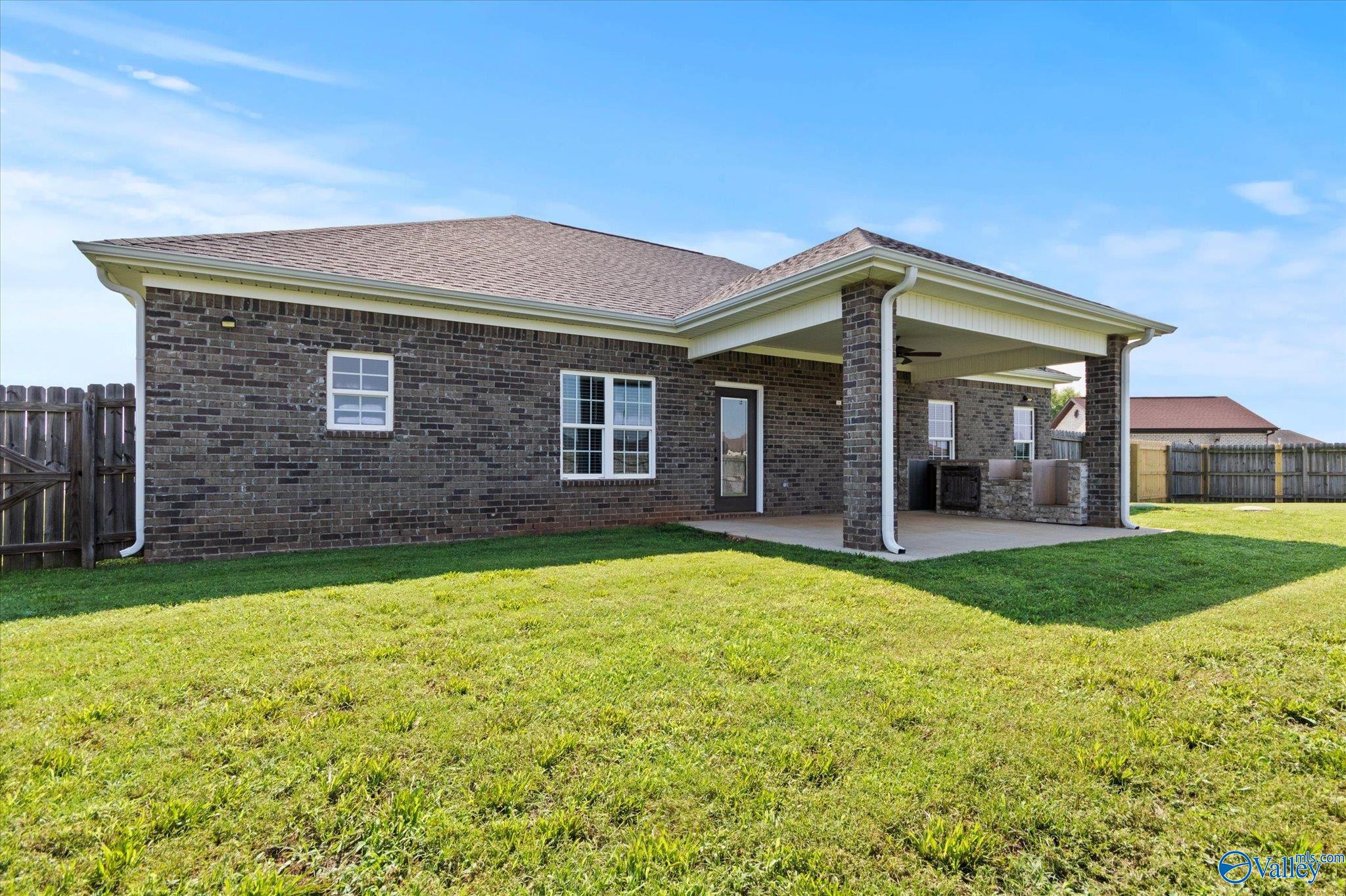 106 Sugarberry Trail