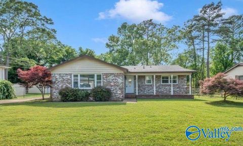 Homes For Sale - 11316 Maplecrest Drive<br/> Huntsville, AL 35803