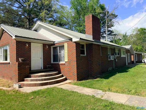 Homes For Sale - 1701 Roosevelt Avenue<br/> Gadsden, AL 35901