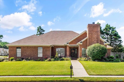 Homes For Sale - 194 Greenlawn Drive<br/> Meridianville, AL 35759