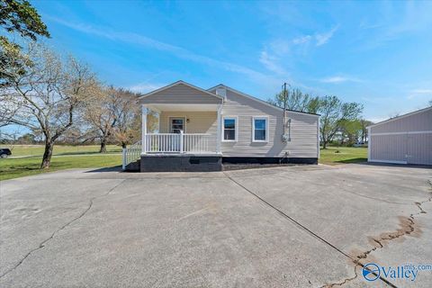 Photo of 27792 South Road, Athens, AL 35613 (MLS # 21912576)