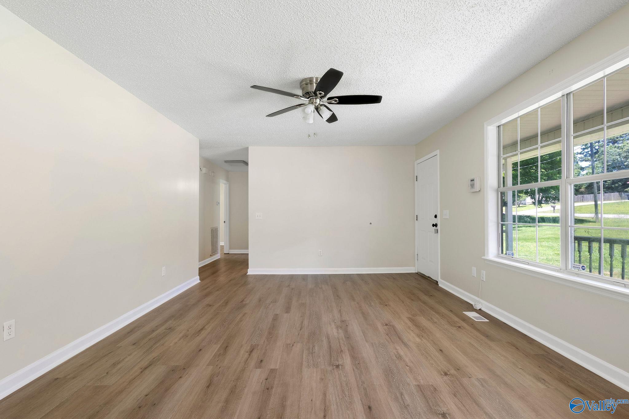 304 Jordan Lane, Arab, Alabama image 4