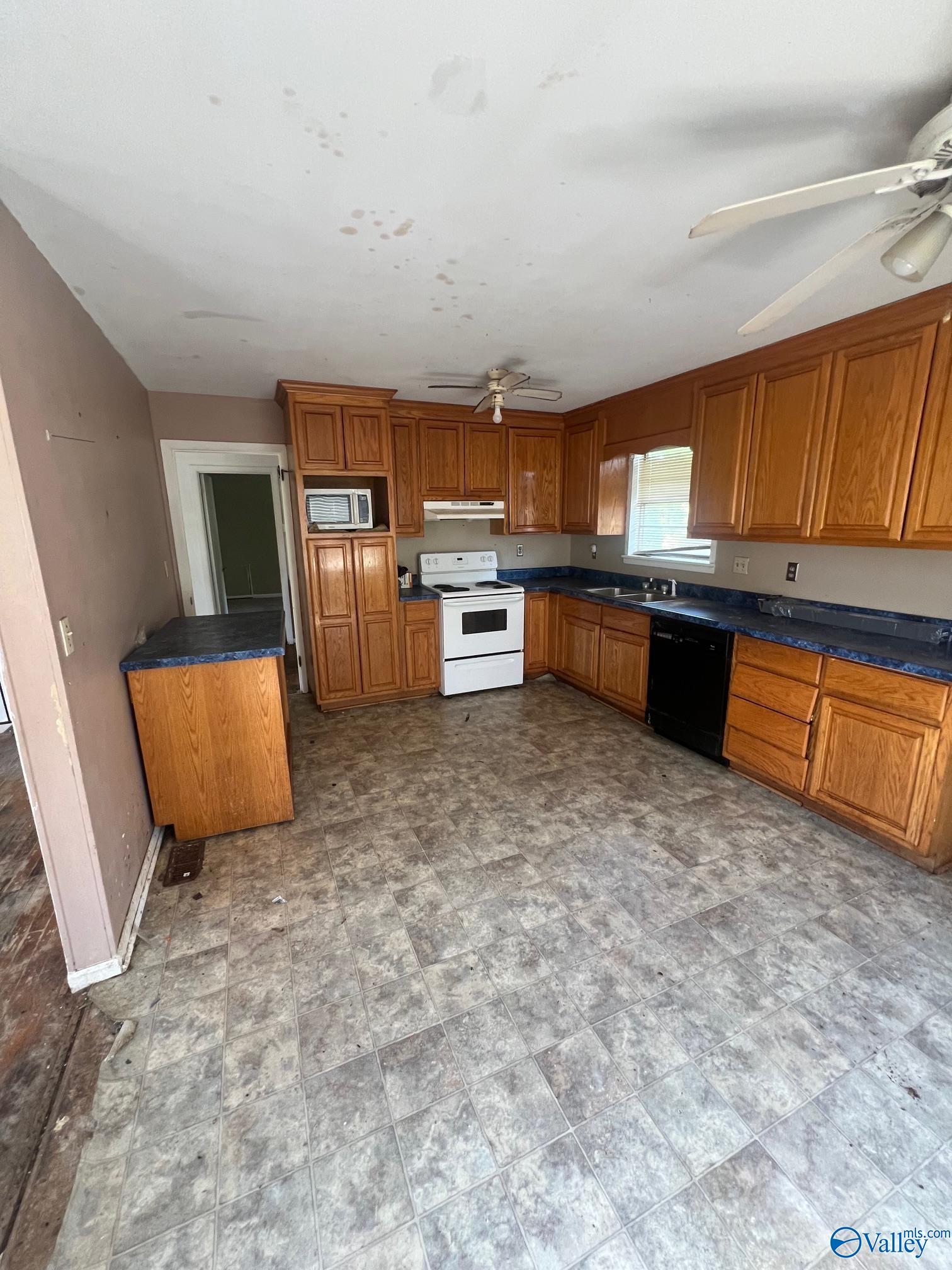 2822 Hilltop Terrace