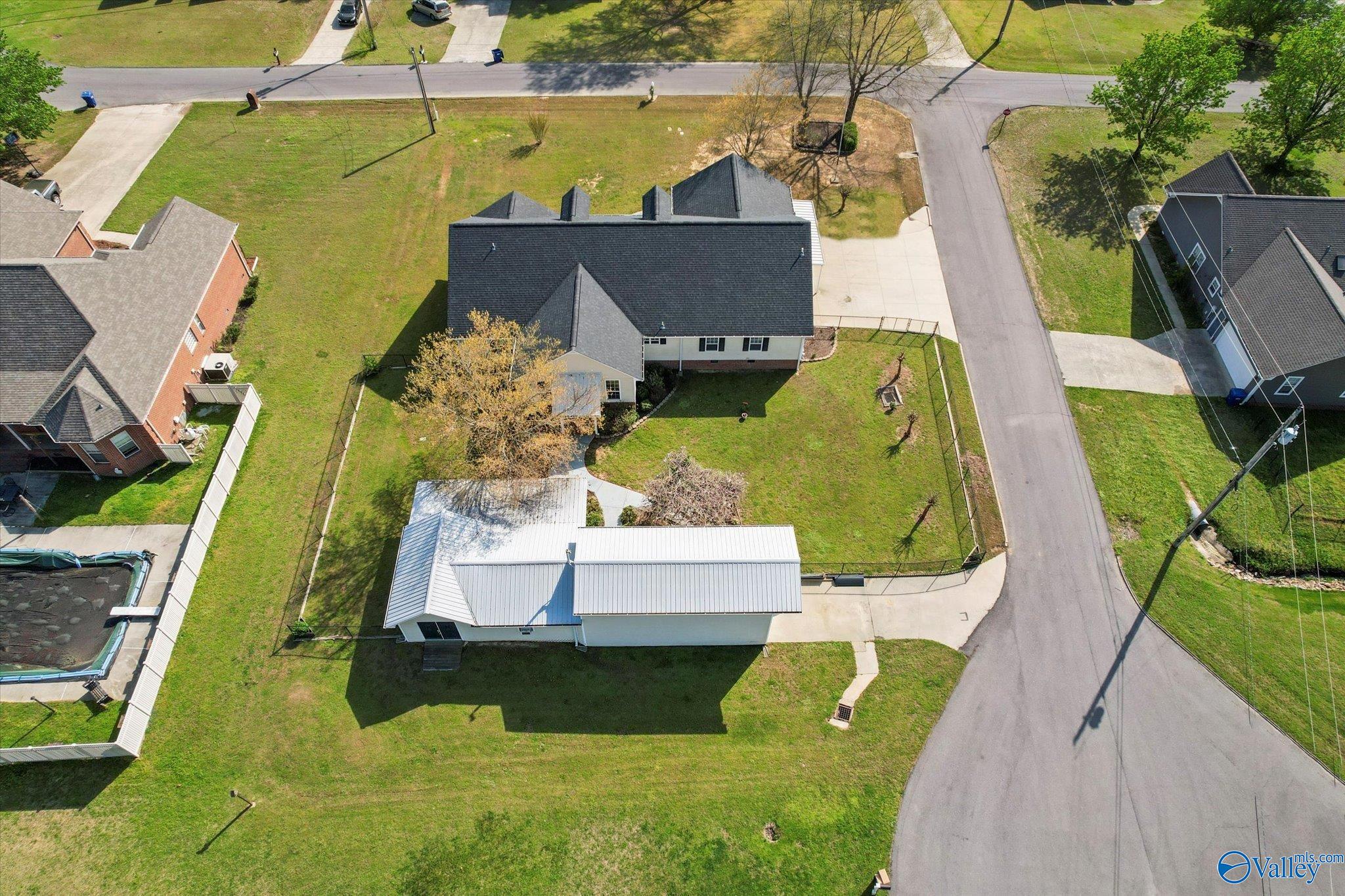 1327 Ponderosa Avenue, Albertville, Alabama image 42