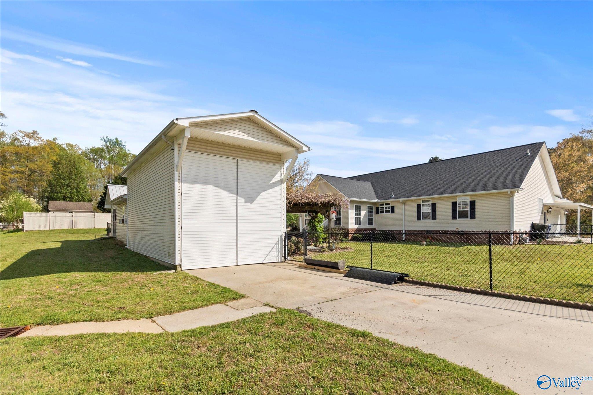 1327 Ponderosa Avenue, Albertville, Alabama image 35