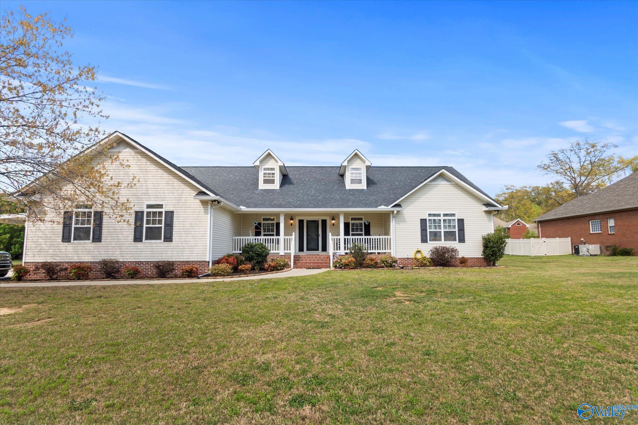 1327 Ponderosa Avenue, Albertville, Alabama image 3