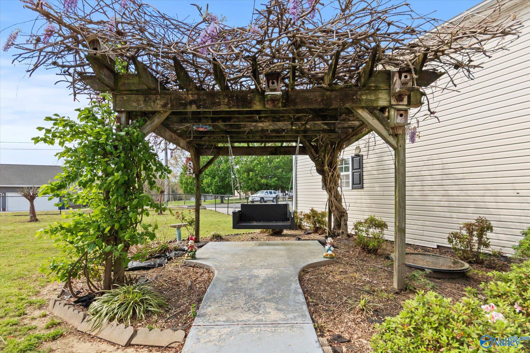 1327 Ponderosa Avenue, Albertville, Alabama image 34