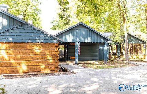 Homes For Sale - 1551 Signal Point Road<br/> Guntersville, AL 35976