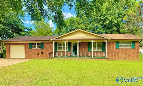 Homes For Sale - 185 3rd Street<br/> Gurley, AL 35748