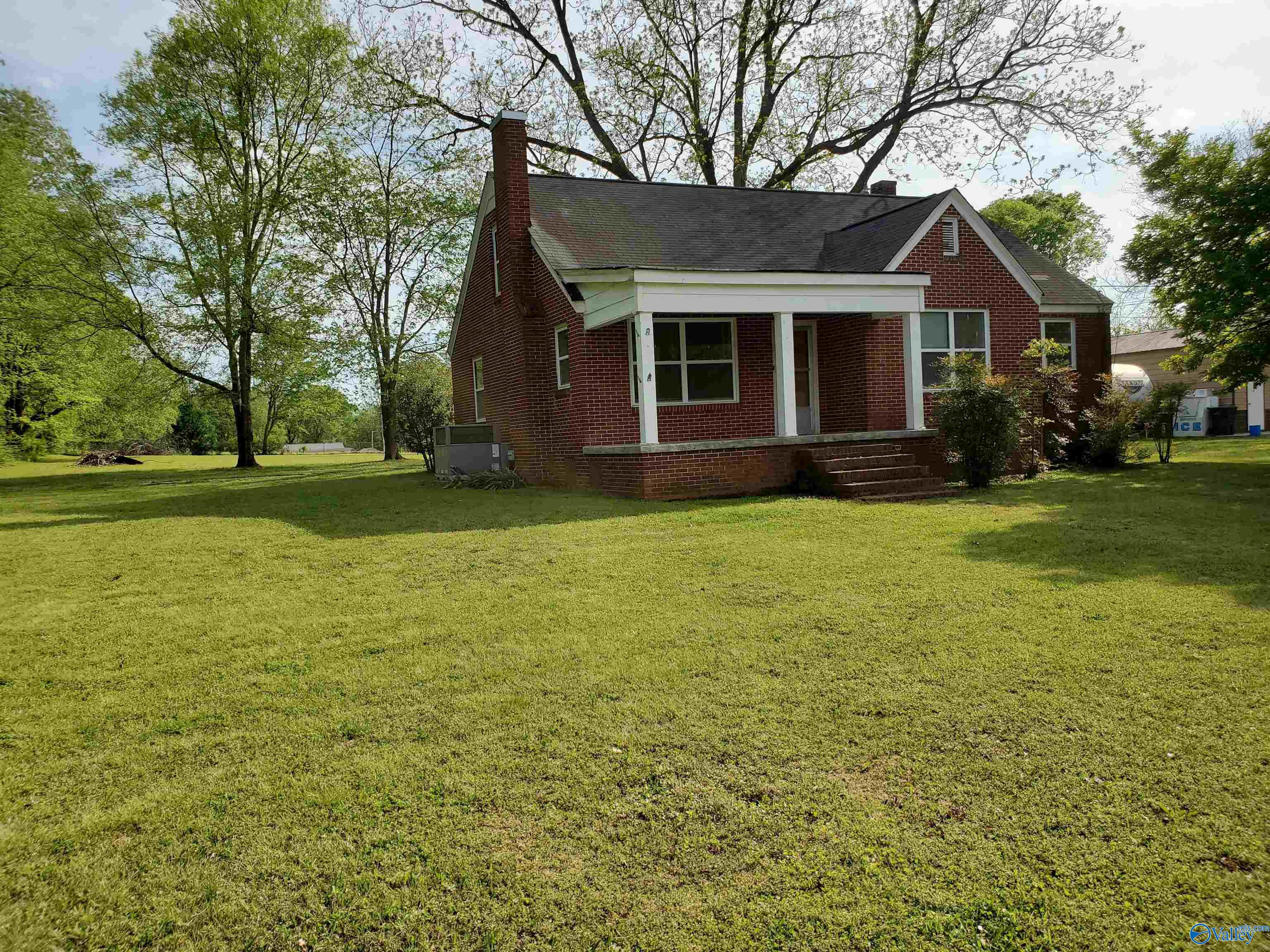 423 W Laurel Street, Scottsboro, Alabama image 2