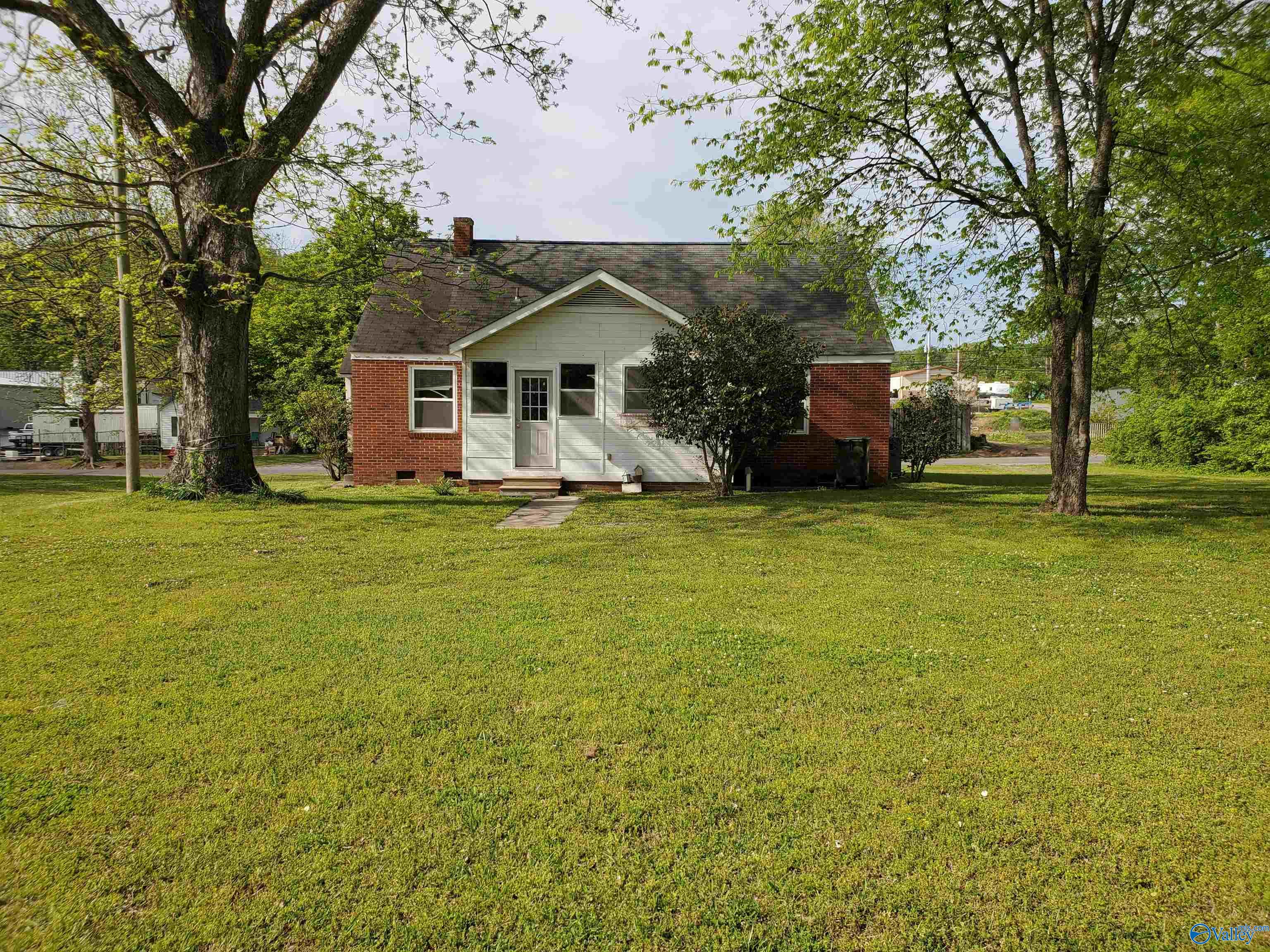 423 W Laurel Street, Scottsboro, Alabama image 3