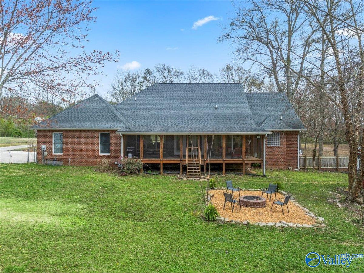 370 7th Place, Arab, Alabama image 6