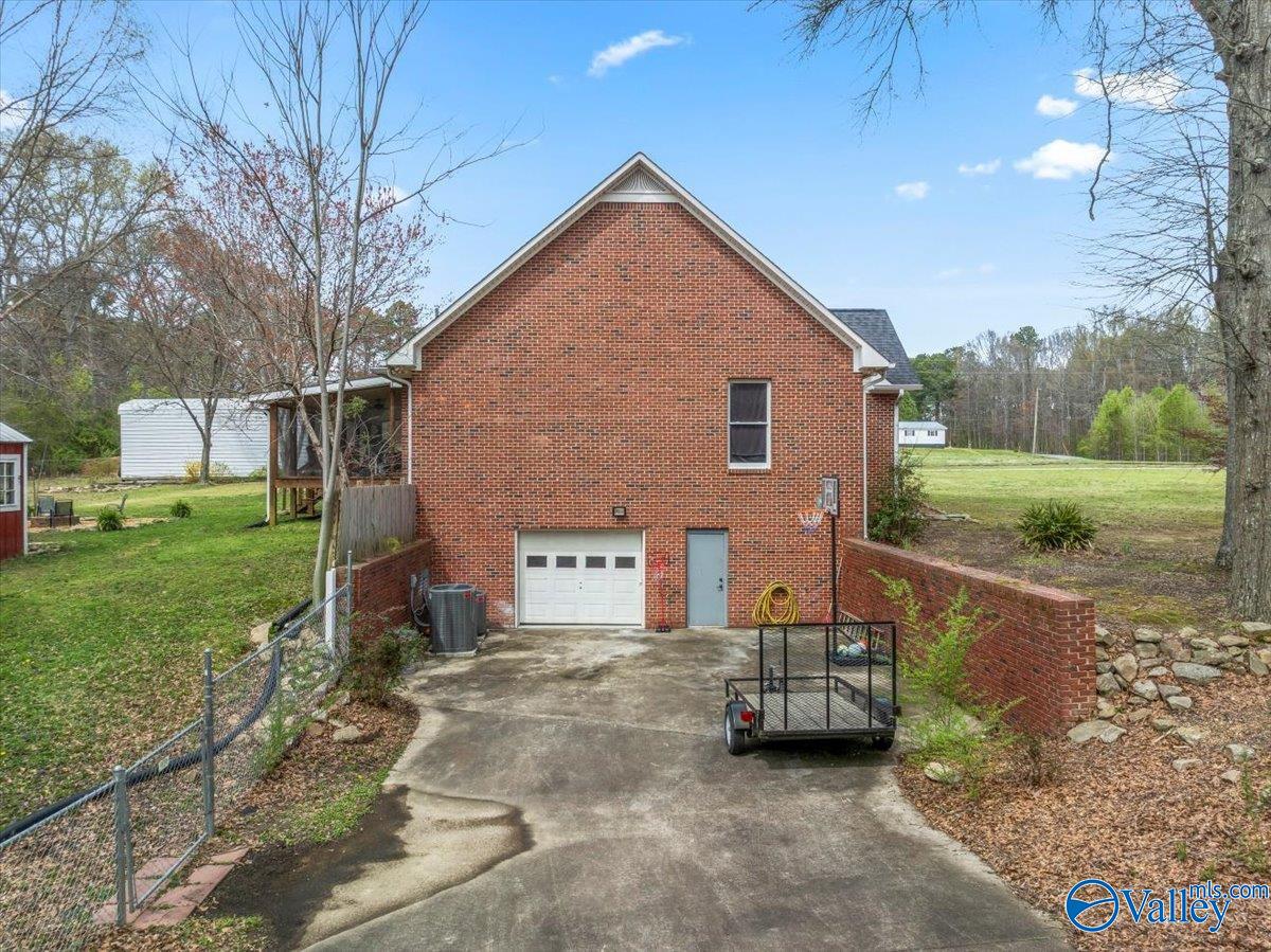 370 7th Place, Arab, Alabama image 7