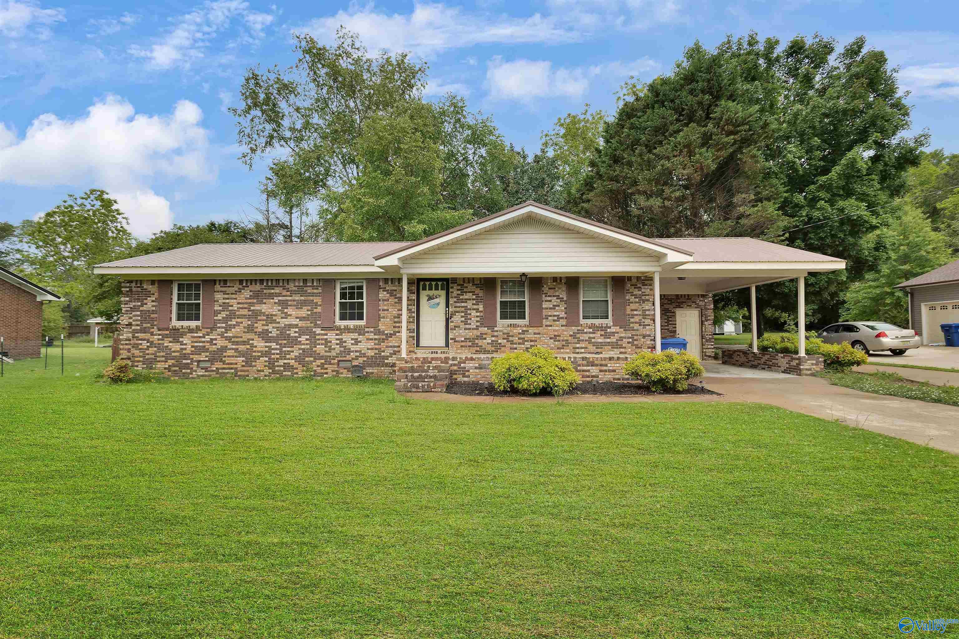 512 Eastview Avenue, Albertville, Alabama image 1