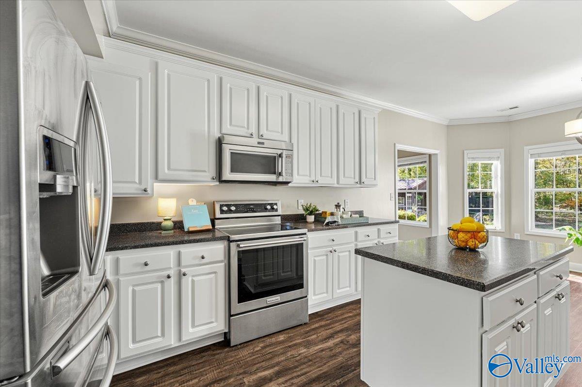 Brownsboro, Alabama 35741, United States, 4 Bedrooms Bedrooms, ,3 BathroomsBathrooms,Residential,Active,240914