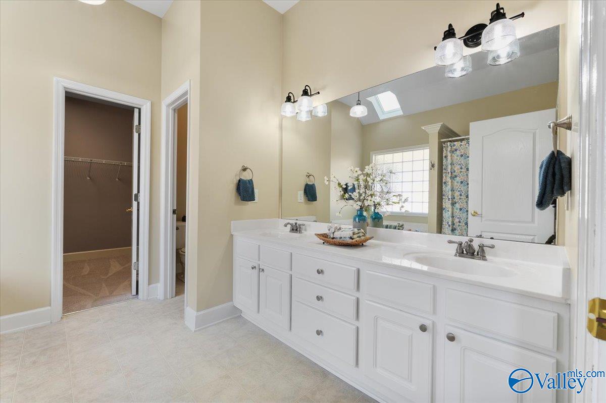 Brownsboro, Alabama 35741, United States, 4 Bedrooms Bedrooms, ,3 BathroomsBathrooms,Residential,Active,240914