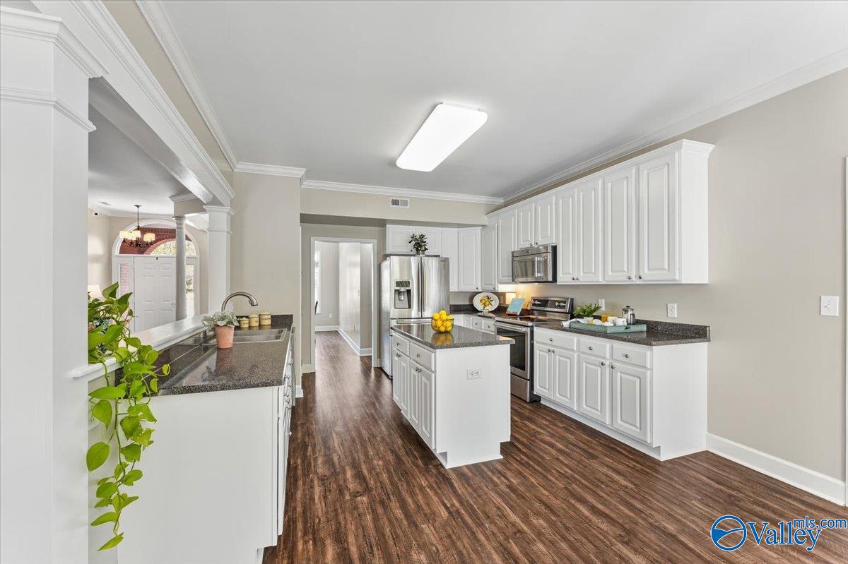 Brownsboro, Alabama 35741, United States, 4 Bedrooms Bedrooms, ,3 BathroomsBathrooms,Residential,Active,240914