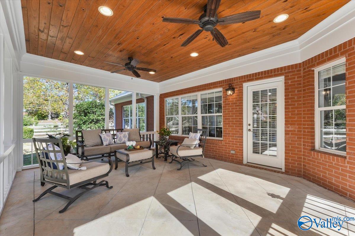 Brownsboro, Alabama 35741, United States, 4 Bedrooms Bedrooms, ,3 BathroomsBathrooms,Residential,Active,240914