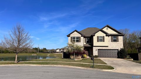 Homes For Sale - 7503 Colibri Circle<br/> Owens Cross Roads, AL 35763