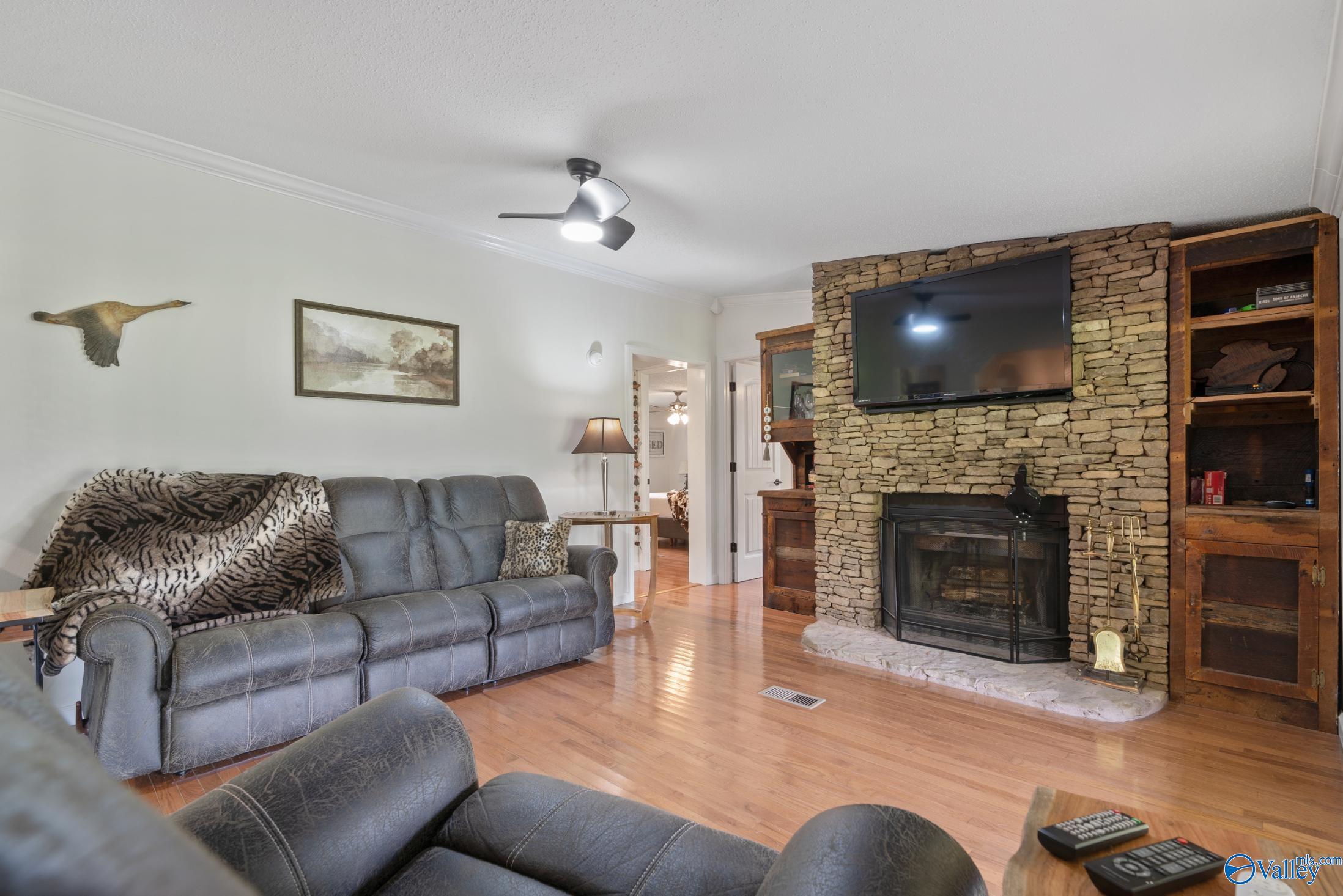 511 Howell Road, Guntersville, Alabama image 11