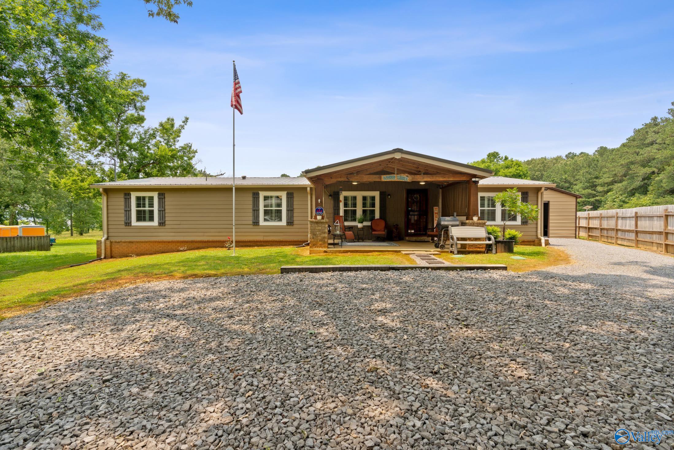 511 Howell Road, Guntersville, Alabama image 2