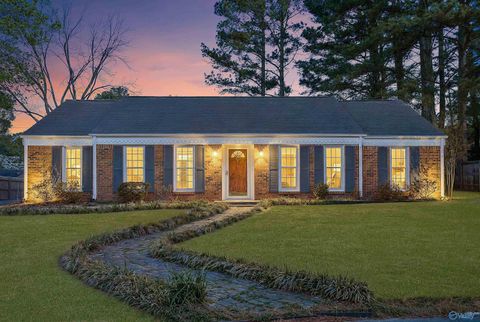 Homes For Sale - 2511 Galahad Drive<br/> Huntsville, AL 35803