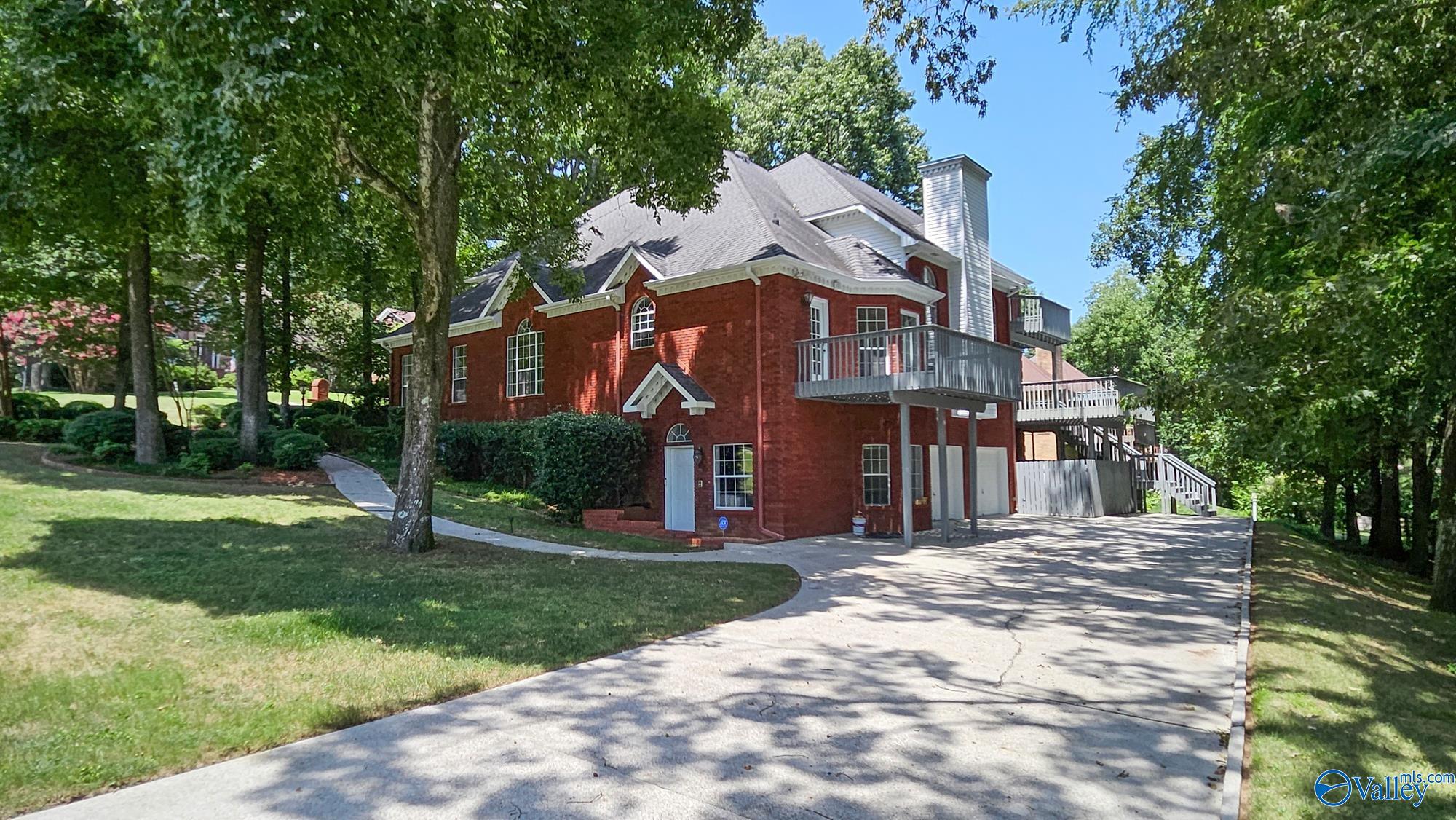155 Heritage Lane